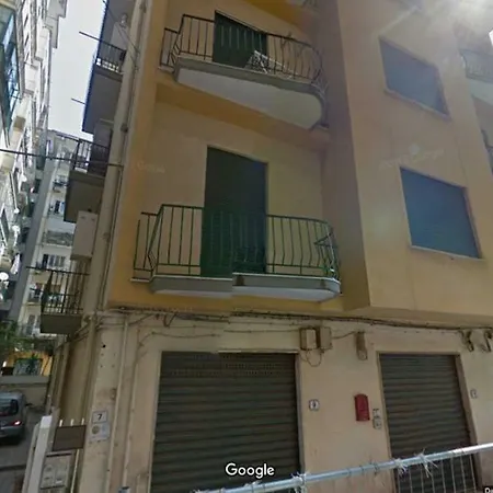 De 60 M² Con 2 Habitación/es Y 2 Baño/s De Uso Privado, En Salerno-centro De La Ciudad Bed and breakfast 3*