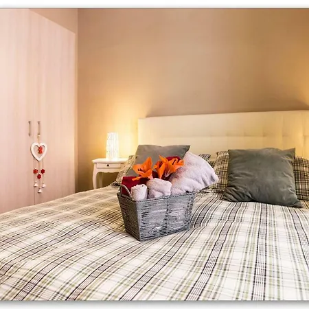 De 60 M² Con 2 Habitación/es Y 2 Baño/s De Uso Privado, En Salerno-centro De La Ciudad