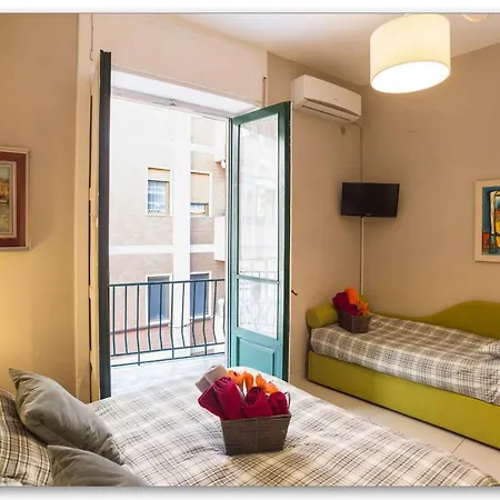 De 60 M² Con 2 Habitación/es Y 2 Baño/s De Uso Privado, En Salerno-centro De La Ciudad Bed and breakfast 3*