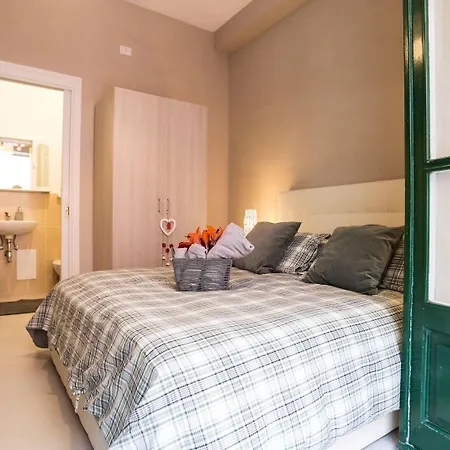 Monica's House 3* Салерно