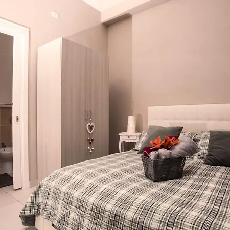 Monica's House Салерно