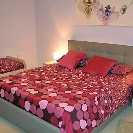 Bed & Breakfast Monica's House 3*